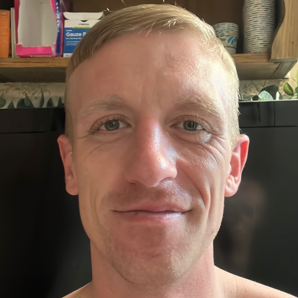 Meet your Posher, Corey